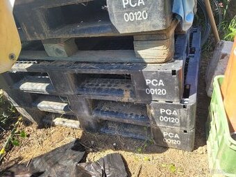 Plastove palety s vystuzou