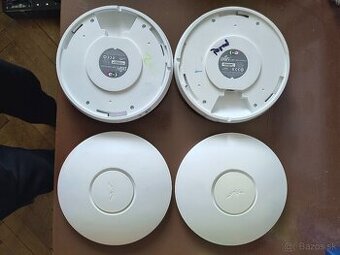 4 ks Unifi AP long range