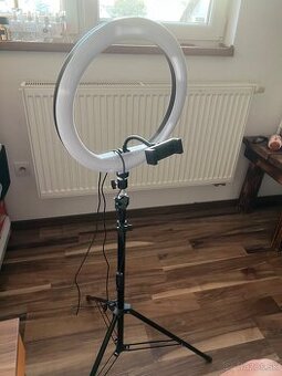 predam novu selfie ring + stativ 1,6