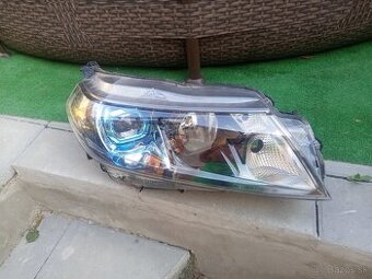Pravé predné svetlo Suzuki Vitara