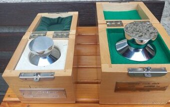 Etalónové závažia 1 kg a 2 kg, II. trieda presnosti, ČSMÚ –