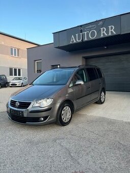 Volkswagen Touran TrendLine 1.6 Benzin = Top Stav =