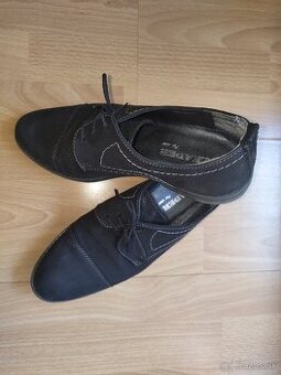Leader for men 40
