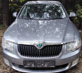 Škoda Superb 2.0 tdi 2010 predám DVERE, MOTOR CFF, PREVODOVK