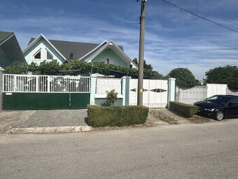 NA PREDAJ TEHLOVÝ RODINNÝ DOM V OBCI CÍFER