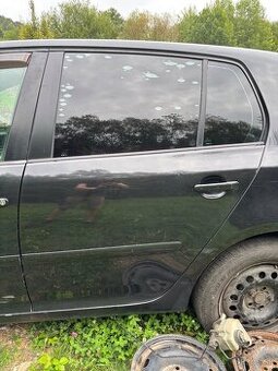 Zadné dvere Volkswagen Golf 5 čierna metalíza