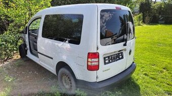 VW CADDY 1.6TDi 77kw CAY KOMPLET 1000€