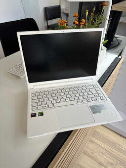 Acer Nitro V14 ANV14-61 • Ryzen 7 8845HS • RTX 4050 • 32GB R - 1