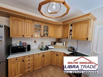 3-byt,2balkóny,85m2,komora,šatník,špajza,výhľad na Baziliku.