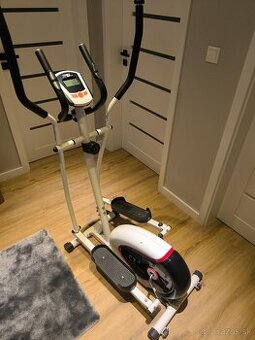 Eliptický trenažér