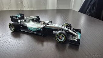Bburago Race F1 Mercedes 1:18