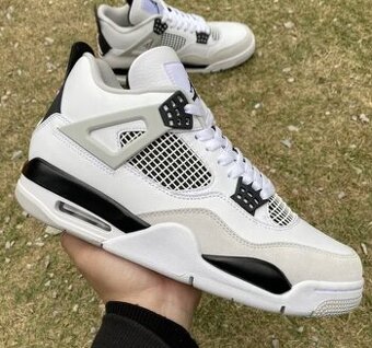 Nike Air Jordan 4 Retro Military Black