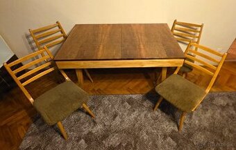 Rozťahovací jedálenský stôl a štyri stoličky