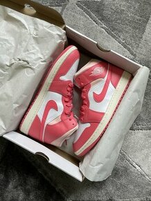 Air Jordan 1 Mid Strawberries And Cream (EU44.5)