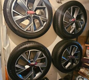 TRIGLAV R19, 7Jx19H2 , ET 43 - PIRELLI SCORPION