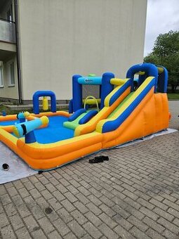 Skákací hrad Zábavné centrum