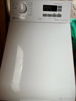 Electrolux z vrchu plniaca praˇčka