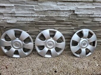 Original puklice 15" toyota yaris
