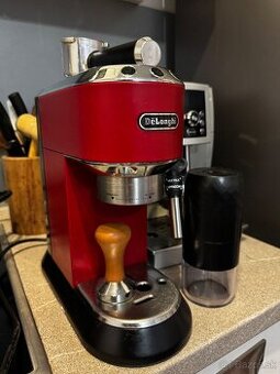Delonghi 685 + tamper + elektricky mlynček