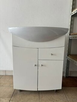 Kupelnova Skrinka s umyvadlom