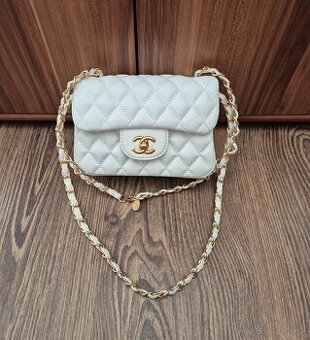 kabelka Chanel biela