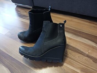 Cierne zimne kotníkové  čižmy
