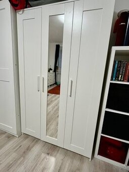 Predám skriňu a policu Ikea