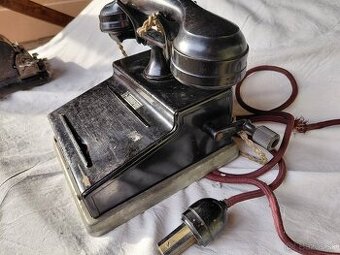 STARY TELEFON NA KLUKU