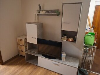 Predám obývaciu stenu aj s televízorom Samsung