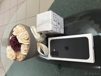 NOVÝ IPHONE 16 plus 128 GB zapecateny+parfem darček