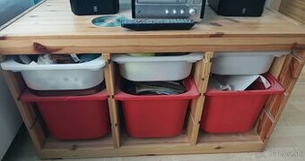 Predam skrinku na hracky IKEA, dreveny masiv
