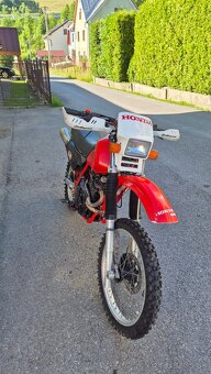 Honda XL-600R.