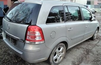 Opel Zafira B 2008 predám DVERE, NARAZNÍK, KAPOTA, MOTOR 2.2