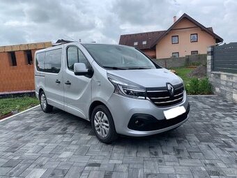Prenajom auta Renault Trafic 8 miestne auto