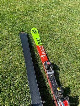 Lyže Völkl 148 cm a lyžiarky Atomic Redster flex 60 - 1