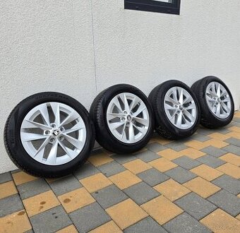 Letná sada Škoda Octavia R17 5x112 Pirelli 205/55 R17