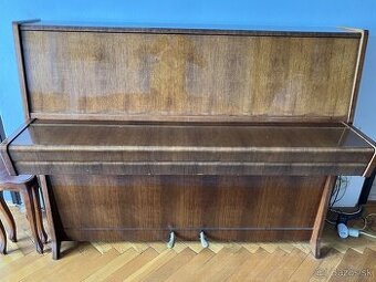 Klavir - pianino Petrof