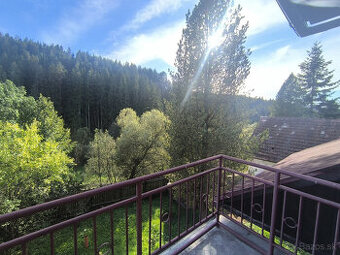 - R E Z E R V O V A N É - DOM CHALUPA V TICHEJ BOČNEJ ULICI 