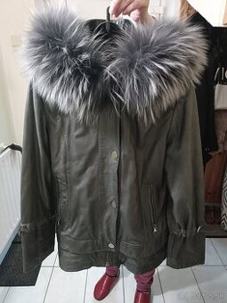 Dámska bunda z pravej kože.