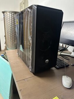 Ryzen 7 5700X3D / RTX 4060 / 32GB RAM