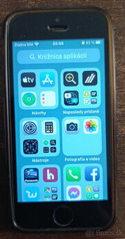 Apple iPhone SE 2016 - 1