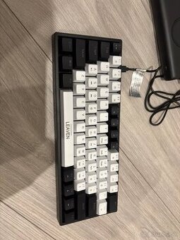 Herná klávesnica 61%