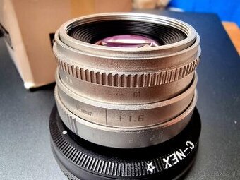 Manuálny 35mm f1.6 e-mount objektív.