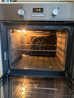 Elektrická vstavaná rúra Elektrolux