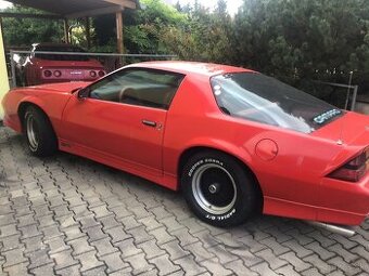 Prodam 2x Chevrolet Camaro 2,8i V6 Rv.1988 s TP Automat