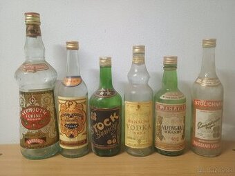 Staré alkoholové fľaše