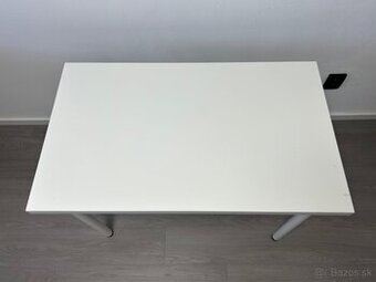 biely stôl IKEA