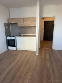 PREDÁM garsónku s balkónom v Senici - 1