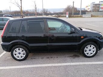 Predám Ford Fusion 1,4   5-rýchlostný AUTOMAT