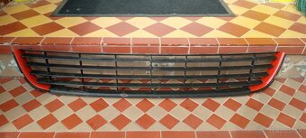 Mriežka nárazníka pod chladič VW Golf 6